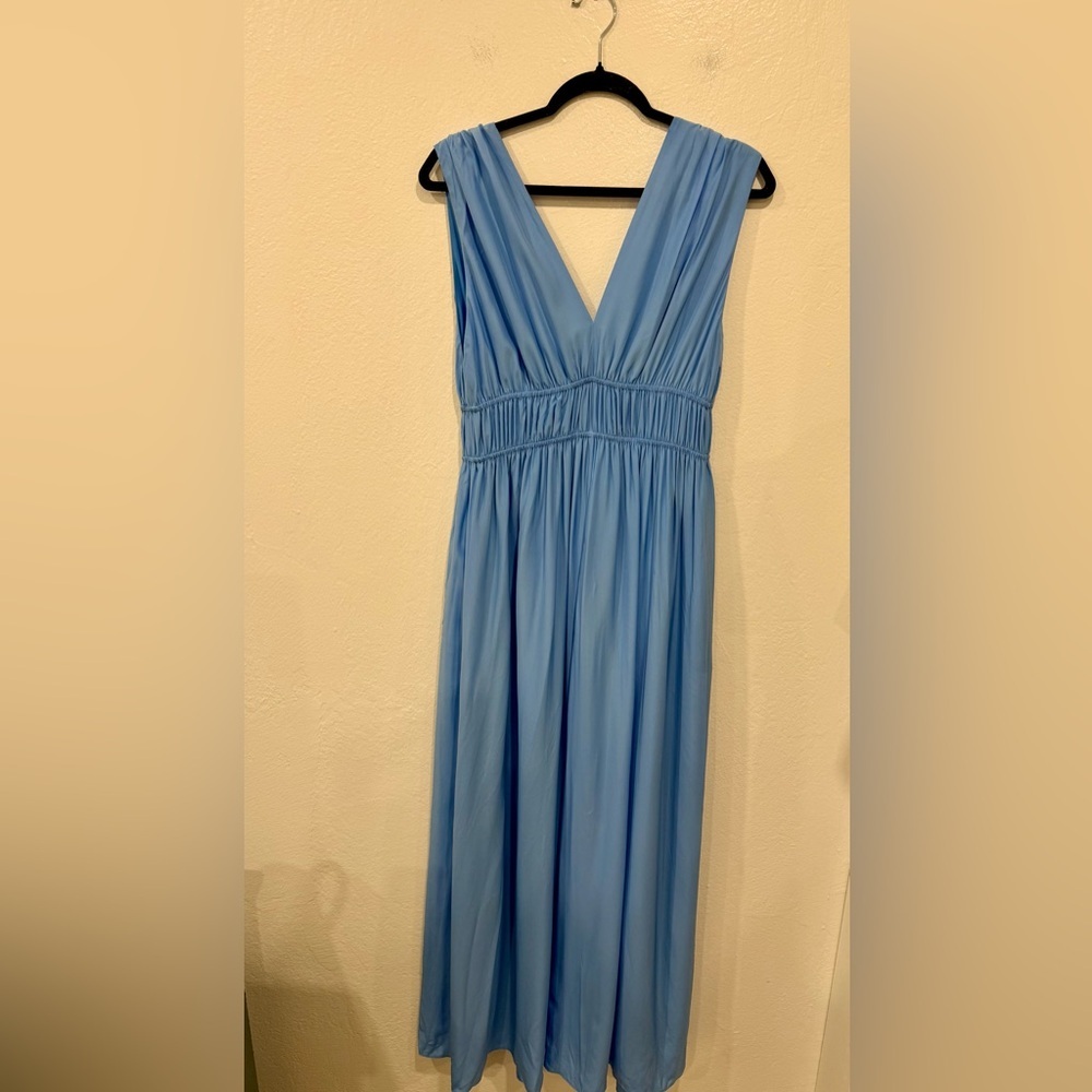 NWT Banana Republic Cascade Silk Blue Maxi Dress in size Medium - Picture 4 of 6